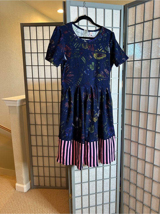 LuLaRoe Dresses & Skirts - LuLaRoe Amelia Navy Floral Short-Sleeve Dress with Pink Stripe Hem